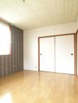 徳山不動産（周南市）の物件「ファミールサーシャ　２０１号室<br>駐車場２台付、２階角部屋の２ＬＤＫ」：